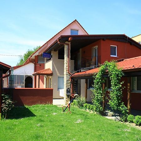 Penzion Rudolf Prievidza Extérieur photo
