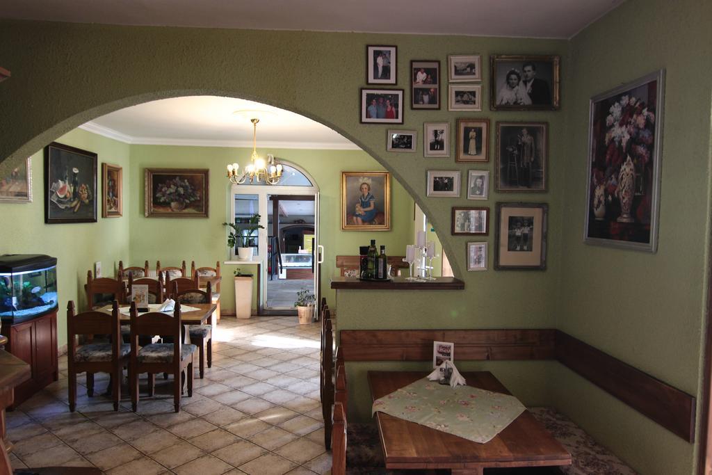 Penzion Rudolf Prievidza Extérieur photo