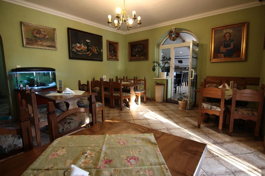Penzion Rudolf Prievidza Extérieur photo